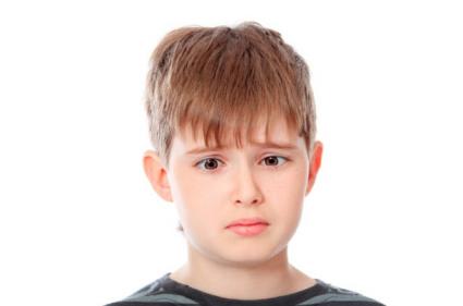 عين طفلي منحرفة قليلا ... هل من مشكلة؟